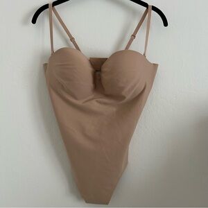 Skims Body Molded Underwire Bodysuit in Clay size Large
